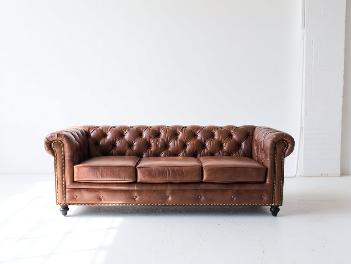 Gerades Sofa 3-Sitzer mit Bezug in Lederoptik 225 x 95 x 78 cm - Braun - Chesterfield Design mit Knopfheftung